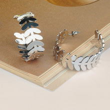 Load image into Gallery viewer, TRIBAL ZONE PRETTY LEAF SHAPE C HOOP SILVER EARRING