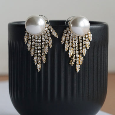 TRIBAL ZONE FASHIONER PEARL STUD EARRING