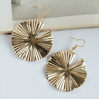 TRIBAL ZONE GOLDEN PLITED EARRING