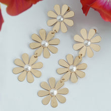 Load image into Gallery viewer, TRIBAL ZONE FLORAL DANGLE EARRING