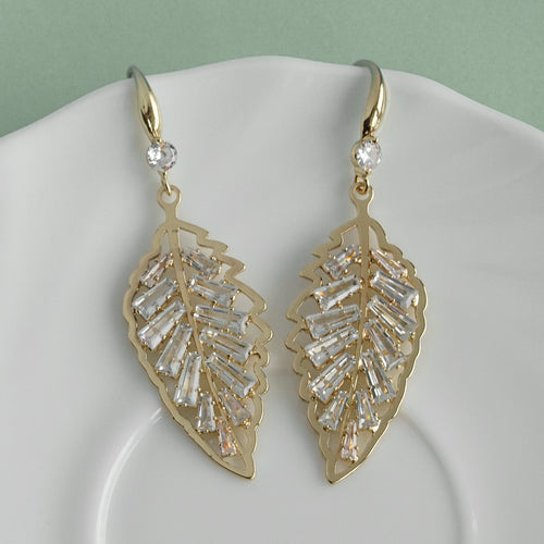 TIRBAL ZONE DAIMOND LEAF DROP EARRING