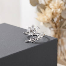 Load image into Gallery viewer, Silver Floral Leaf Ring