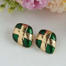 Load image into Gallery viewer, TRIBAL ZONE CLASSY STUD GOLDEN EARRING