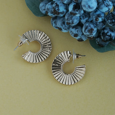 Chic Gold hoop earrings