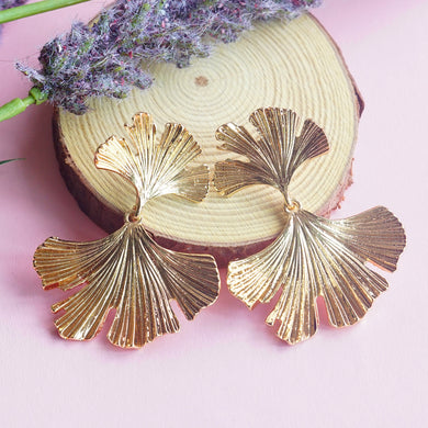 TRIBAL ZONE FLUTRING GOLDEN EQUIVALENT DROP EARRING