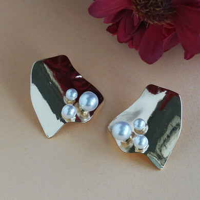 Modern Statement earrings with pearls