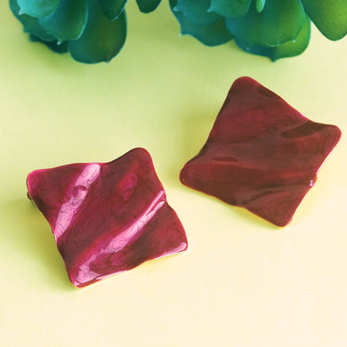 TRIBAL ZONE  ELEGANT RED ENAMALE STUD EARRING