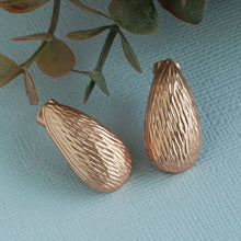 Load image into Gallery viewer, Ribbed Rose Gold Drop Studs