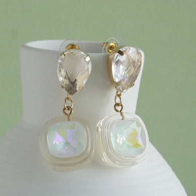 Gold earrings with clear crystal and stone