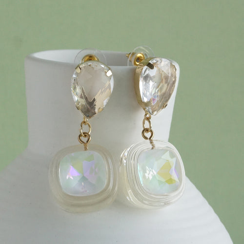 Gold earrings with clear crystal and stone