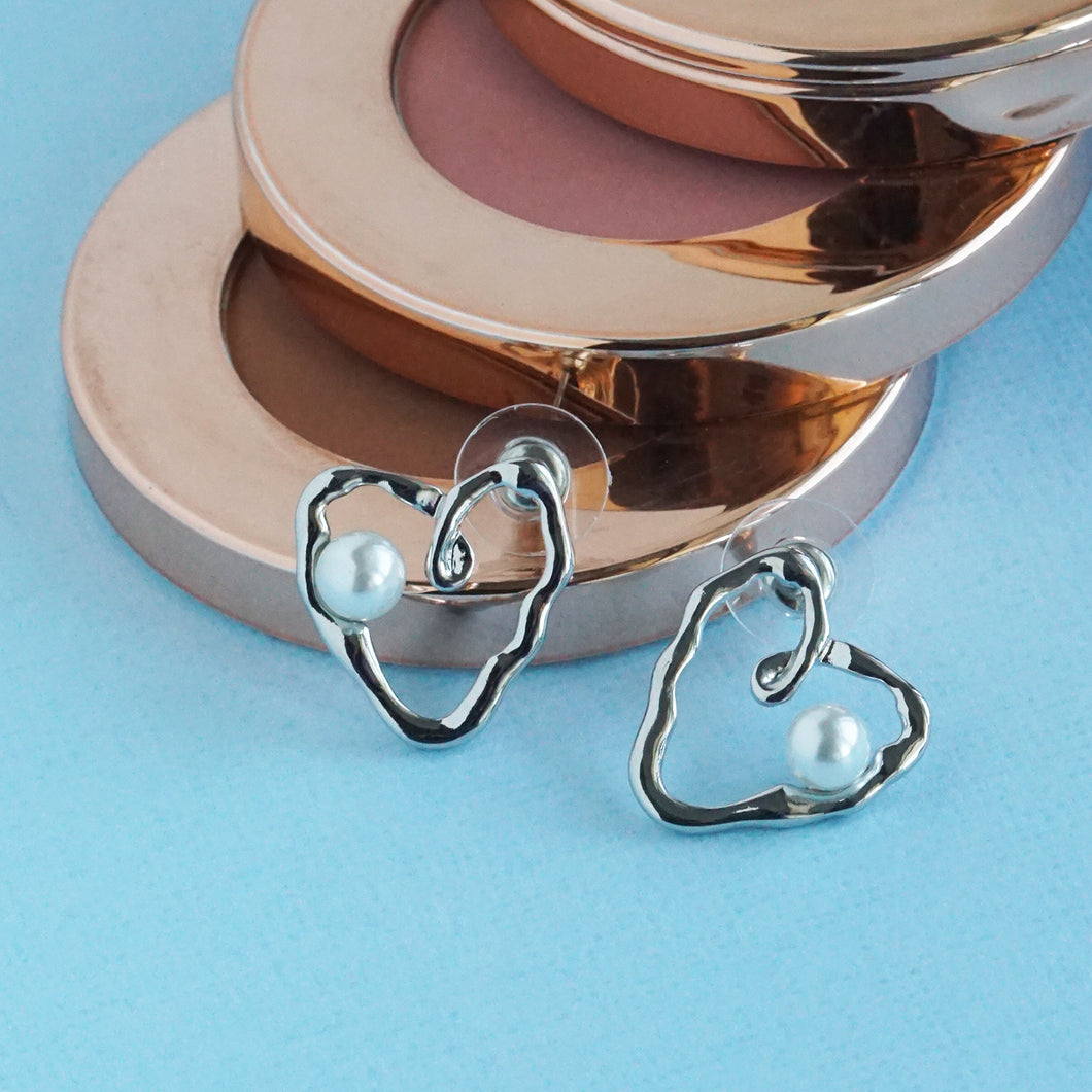 Silver/Gold heart-shaped earrings with pearls