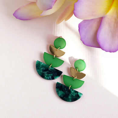 TRIBAL ZONE CLASSY GREEN RESIN DANGLER EARRING