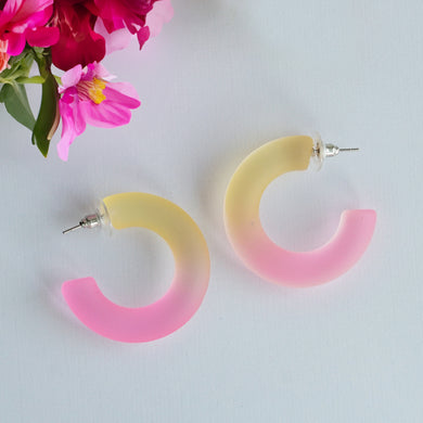 TRIBAL ZONE FUNKY TRAIO COLOR C HOOP EARRING