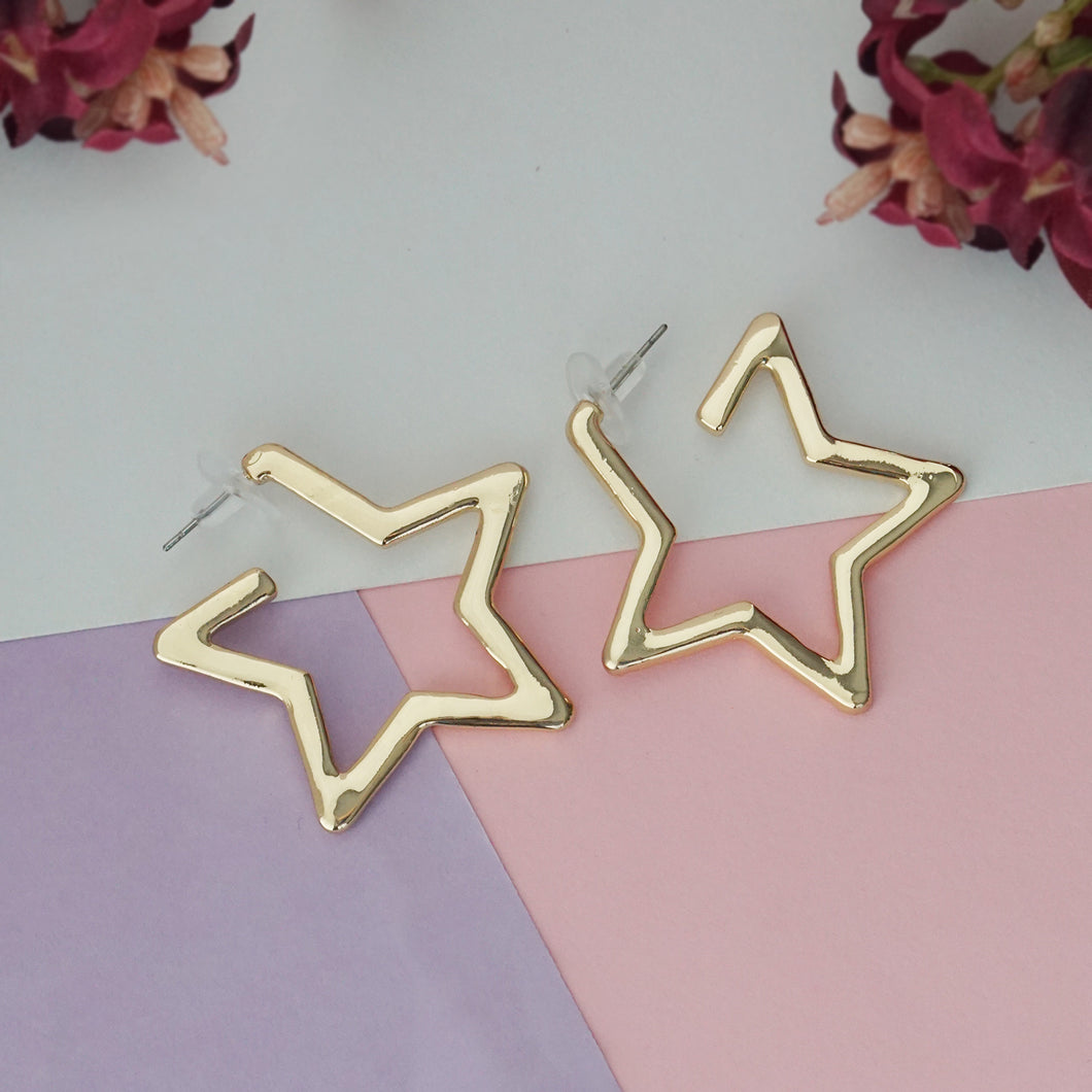 TRIBAL ZONE PRETTY GOLDEN STAR HOOP EARRING