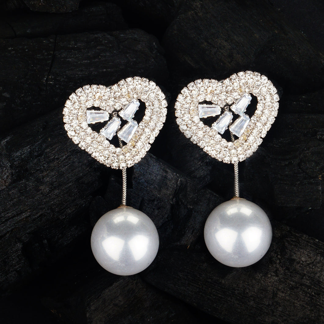 TRIBAL ZONE LOVELY SILVER  HEART WITH PEARL DROP EARRING