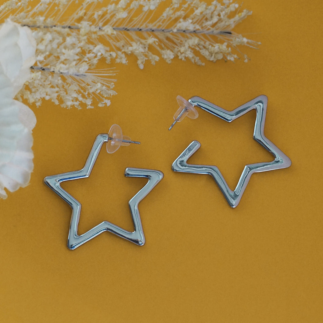 TRIBAL ZONE PRETTY SILVER  STAR HOOP EARRING