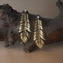 Load image into Gallery viewer, TRIBAL ZONE TONY GOLDEN LEAF DROP EARRING