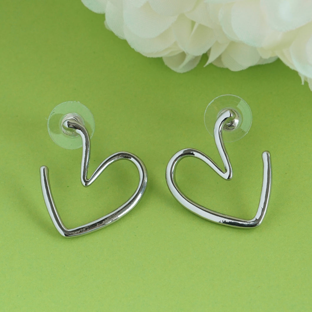 TRIBAL ZONE SWEET SILVER  HEART STUD EARRING