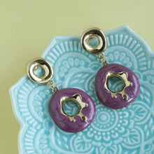 Load image into Gallery viewer, Drop Circular Earrings with gold accents