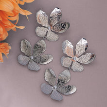 Load image into Gallery viewer, TRIBAL ZONE ELEGENT SLIVER FLOREL  DROP EARRING