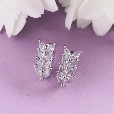 TRIBAL ZONE PRETTY LEAF DESGIN  SILVER  LEVER BACK EARRING