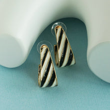 Load image into Gallery viewer, Striped Design Gold Accent Earrings