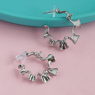 TRIBAL ZONE SILVER  ESTHETIC C HOOP EARRING