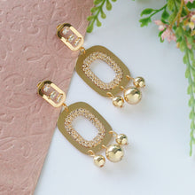 Load image into Gallery viewer, TRIBAL ZONE PRETTY GOLDEN PARTY  DROP WEAR EARRING