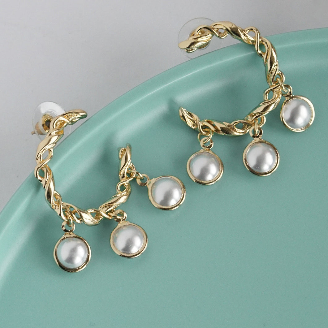 TRIBAL ZONE GOLDEN  DASHING C HOOP EARRING