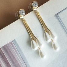 Load image into Gallery viewer, TRIBAL ZONE ELEGANT GOLDEN PEARL BEAD DROP EARRING