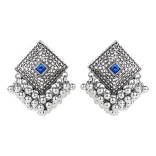 Load image into Gallery viewer, Interlocking Silver Pearl Studs