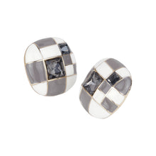 Load image into Gallery viewer, Pair of checkered earrings with black stone details