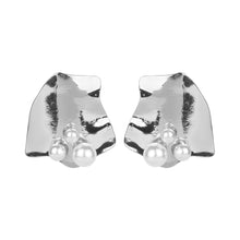 Load image into Gallery viewer, Modern Statement earrings with pearls