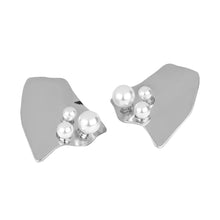 Load image into Gallery viewer, Modern Statement earrings with pearls