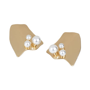Modern Statement earrings with pearls