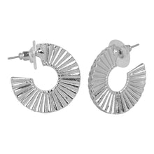 Load image into Gallery viewer, Chic Gold hoop earrings
