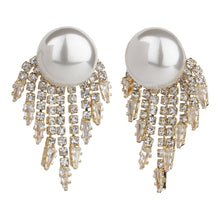 Load image into Gallery viewer, TRIBAL ZONE FASHIONER PEARL STUD EARRING