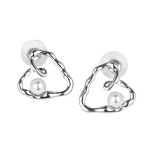 Load image into Gallery viewer, Silver/Gold heart-shaped earrings with pearls