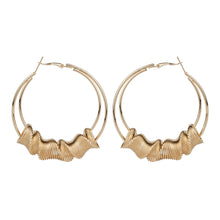 Load image into Gallery viewer, TRIBAL ZONE DESGINER GOLDEN HOOP EARRING