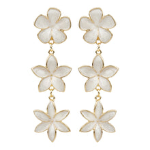 Load image into Gallery viewer, TRIBAL ZONE PREETY STYLISH WHITE  FLORAL DANGLER EARRING