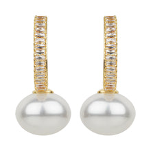 Load image into Gallery viewer, TRIBAL ZONE CLASSY C HOOP  WITH WHITE PEARL EARRING
