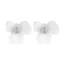Load image into Gallery viewer, Flower Petal Stud Earrings