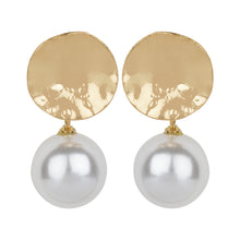 Load image into Gallery viewer, TRIBAL ZONE ELEGANT GOLD PEARL DROP EARRING