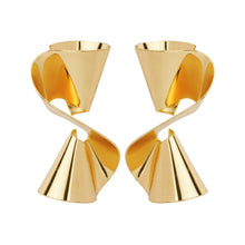 Load image into Gallery viewer, TRIBAL ZONE GOLDEN TWIST STUD EARRING