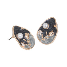 Load image into Gallery viewer, Vintage Black Enamel Flower Stud Earrings with Pearl