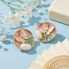 Load image into Gallery viewer, Butterfly Pearl Stud Earrings