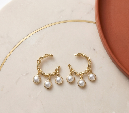 TRIBAL ZONE GOLDEN  DASHING C HOOP EARRING