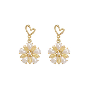 TRIBAL ZONE  WHITE FLOWER EARRING
