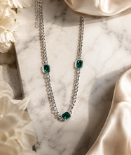Load image into Gallery viewer, Silver Curb Chain Emerald Stone Necklace