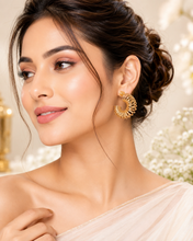 Load image into Gallery viewer, Gold Spiral Wire Hoop Earrings